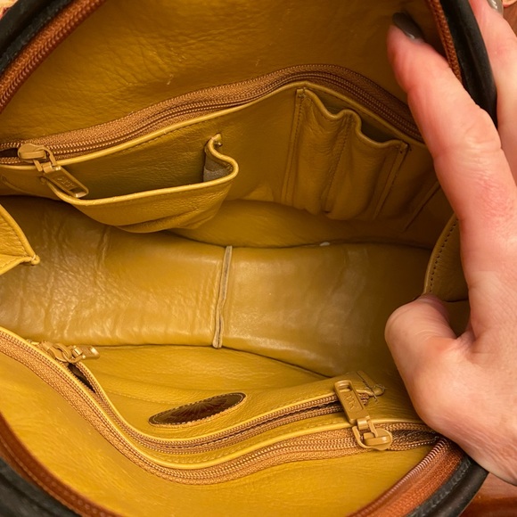 NWOT Bar Harbor Croc leather triangle crossbody - Picture 10 of 11